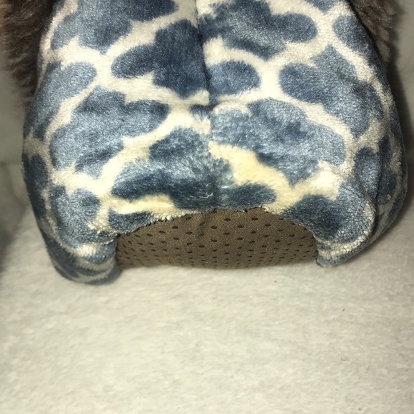 Ardour blue and white slippers. Size 8. - Picture 10 of 12